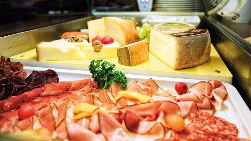 Frühstücksraum im Country Wellnesshotel Bündnerhof